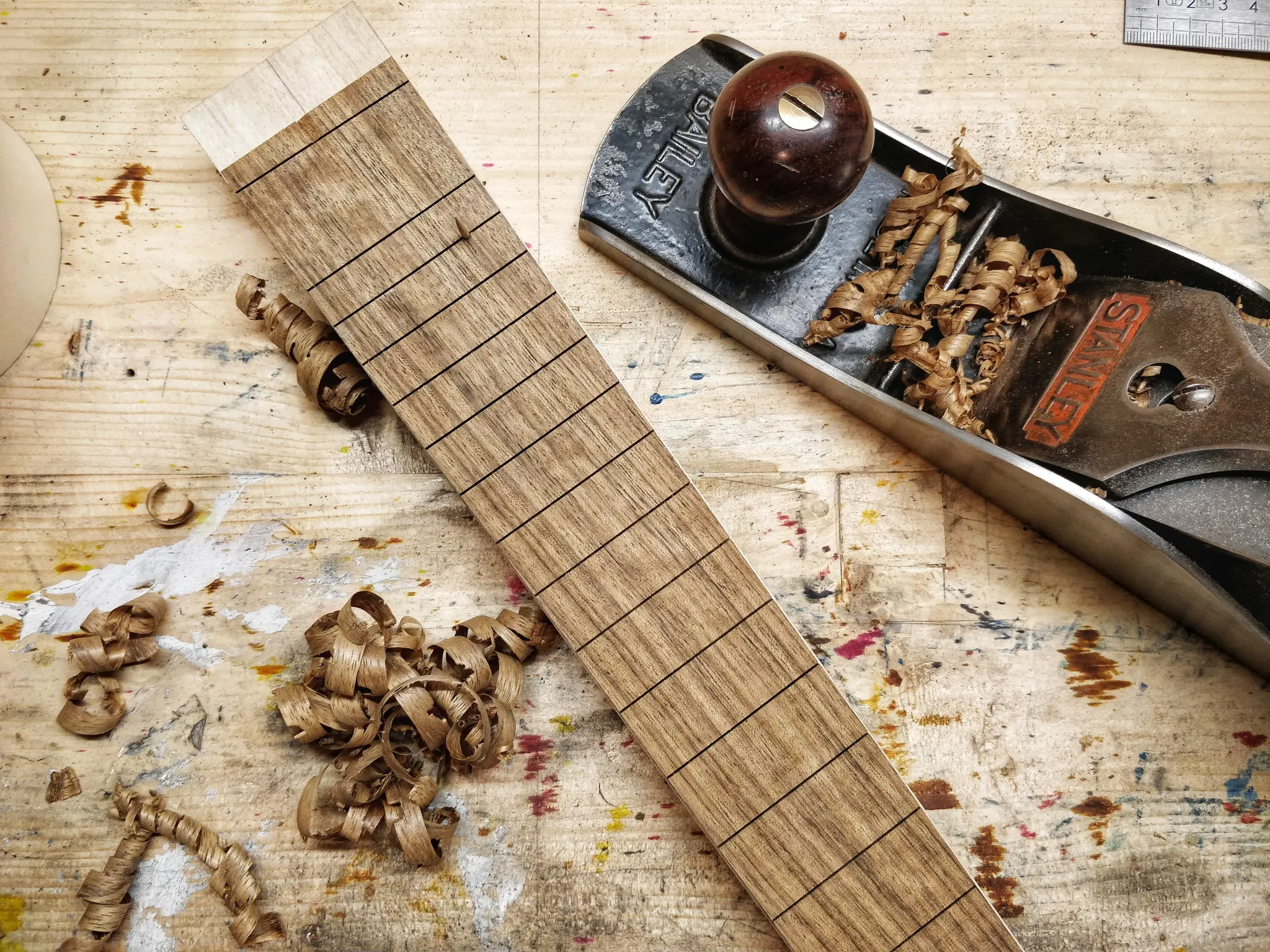 Guitar neck and hand plane
