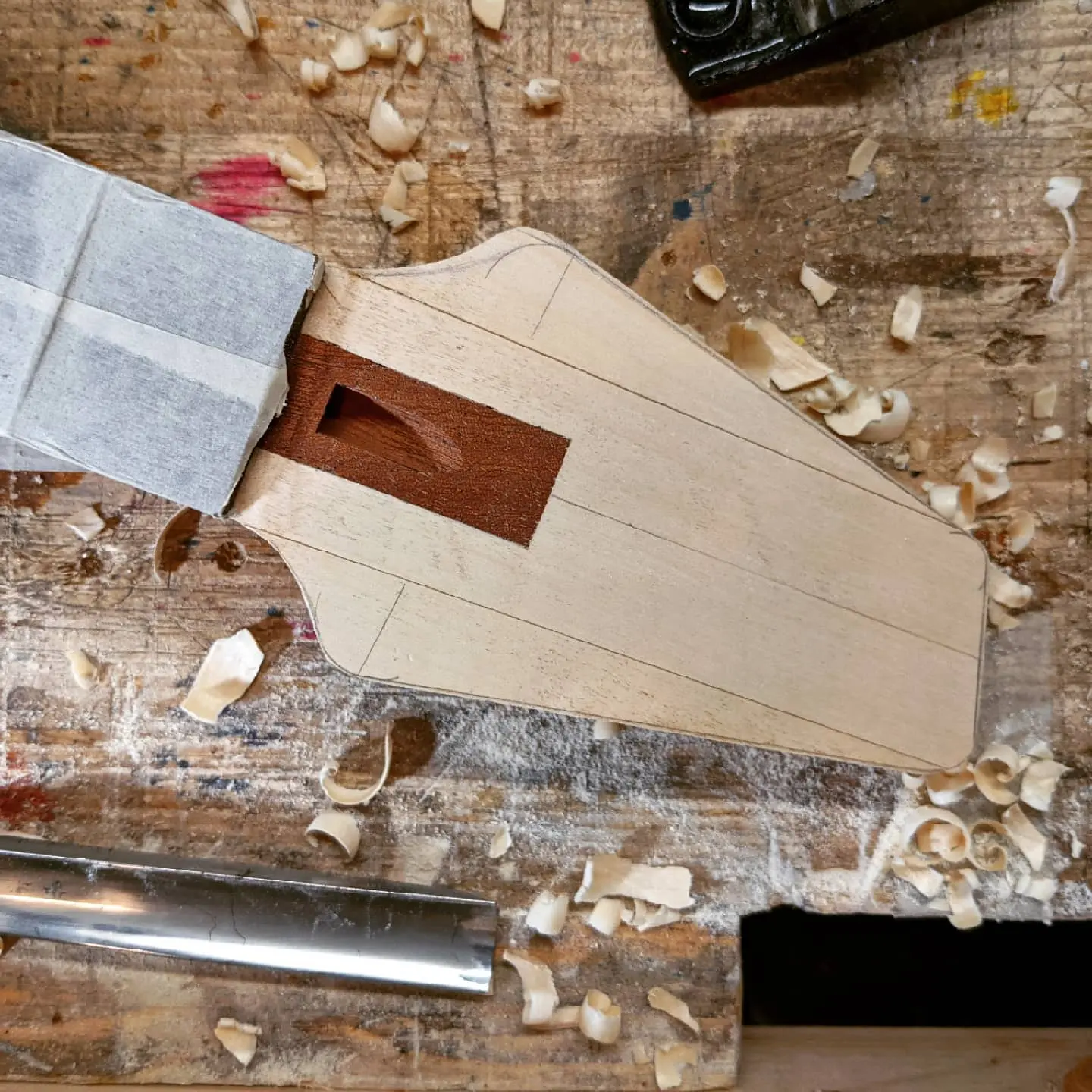 Guitar headstock